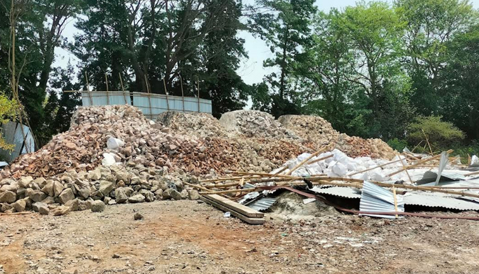 গজারিয়ায় গুঁড়িয়ে দেওয়া হলো চুনা কারখানা