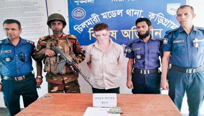 কুড়িগ্রামে সেনাবাহিনীর অভিযানে মাদকচক্রের সদস্য গ্রেফতার