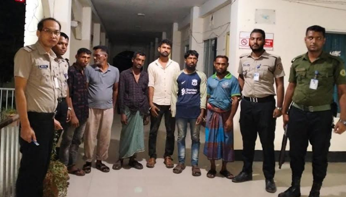 নোয়াখালীতে অভিযান, ১১ মাদকসেবীর কারাদণ্ড নোয়াখালীতে অভিযান, ১১ মাদকসেবীর কারাদণ্ড