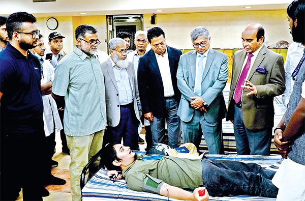 জুলাইয়ের শহিদদের স্মরণে এনএসইউতে রক্তদান জুলাইয়ের শহিদদের স্মরণে এনএসইউতে রক্তদান