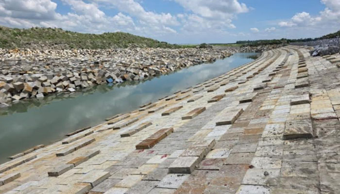 সিরাজগঞ্জে ভাঙন রোধে যমুনার ডানতীর সংরক্ষণ প্রকল্পের কাজ শেষ সিরাজগঞ্জে ভাঙন রোধে যমুনার ডানতীর সংরক্ষণ প্রকল্পের কাজ শেষ