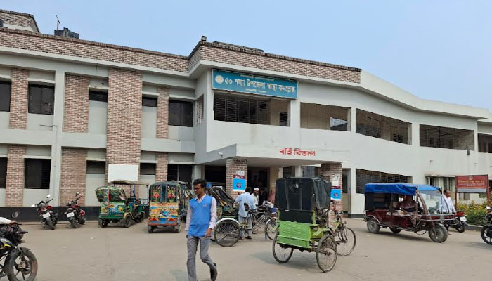 ঈশ্বরদী উপজেলা স্বাস্থ্য কমপ্লেক্সে অনিয়মের অভিযোগ, দুদকের অভিযান