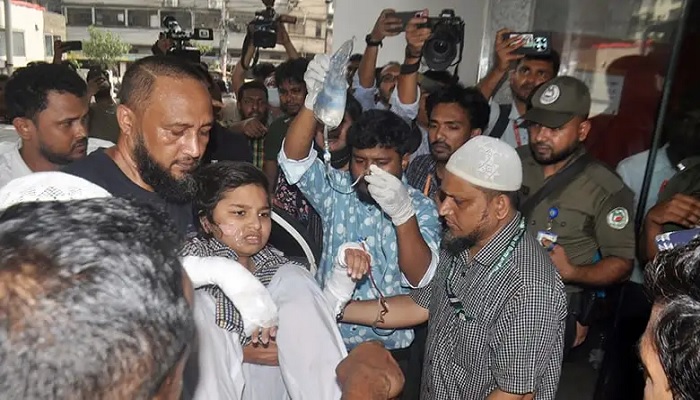 দগ্ধদের চিকিৎসা দিতে এবার চীন থেকে আসছে বার্ন বিশেষজ্ঞ দল দগ্ধদের চিকিৎসা দিতে এবার চীন থেকে আসছে বার্ন বিশেষজ্ঞ দল