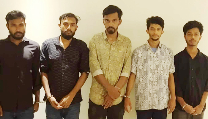 সমন্বয়ক পরিচয়ে চাঁদাবাজি: বৈষম্যবিরোধী ছাত্র আন্দোলনের ৩ নেতাসহ বহিষ্কার ৫ সমন্বয়ক পরিচয়ে চাঁদাবাজি: বৈষম্যবিরোধী ছাত্র আন্দোলনের ৩ নেতাসহ বহিষ্কার ৫