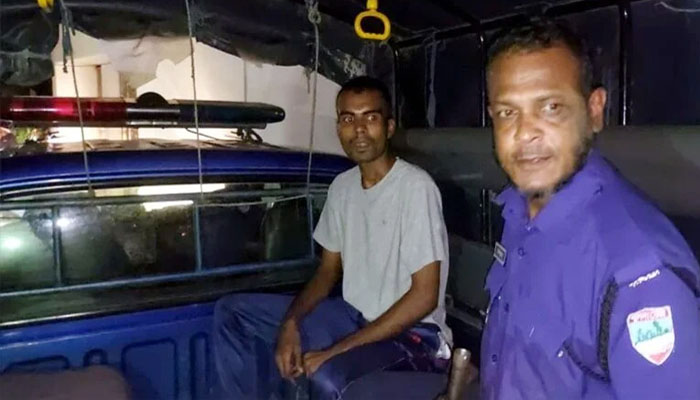 মাগুরায় কলা বিক্রেতার গলাকাটা মরদেহ উদ্ধার, যুবক আটক মাগুরায় কলা বিক্রেতার গলাকাটা মরদেহ উদ্ধার, যুবক আটক