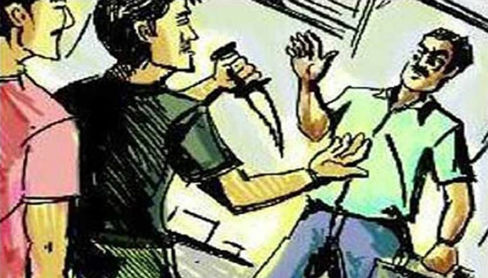 গলায় দা ঠেকিয়ে ব্যবসায়ীর ২ লাখ টাকা-স্বর্ণালংকার ছিনতাই গলায় দা ঠেকিয়ে ব্যবসায়ীর ২ লাখ টাকা-স্বর্ণালংকার ছিনতাই