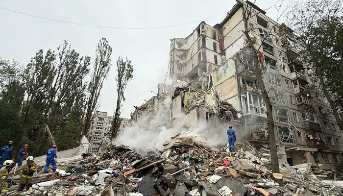 কিয়েভে রাতভর রুশ বাহিনীর হামলায় শিশুসহ নিহত ৩১ কিয়েভে রাতভর রুশ বাহিনীর হামলায় শিশুসহ নিহত ৩১