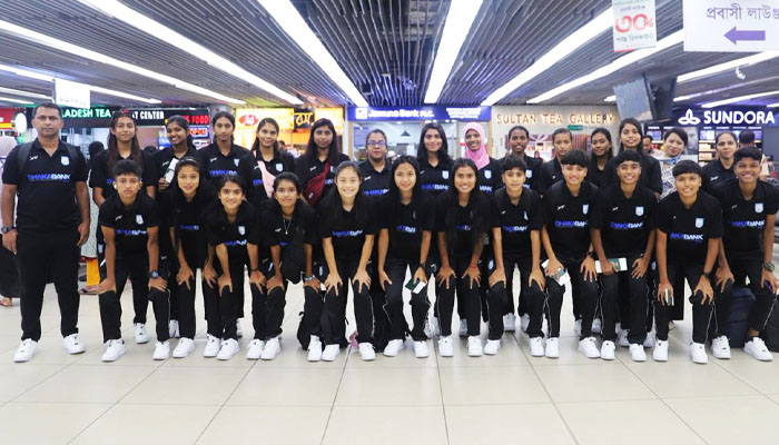 এশিয়ান কাপে চোখ রেখে লাওসে উড়াল দিলেন আফঈদারা এশিয়ান কাপে চোখ রেখে লাওসে উড়াল দিলেন আফঈদারা