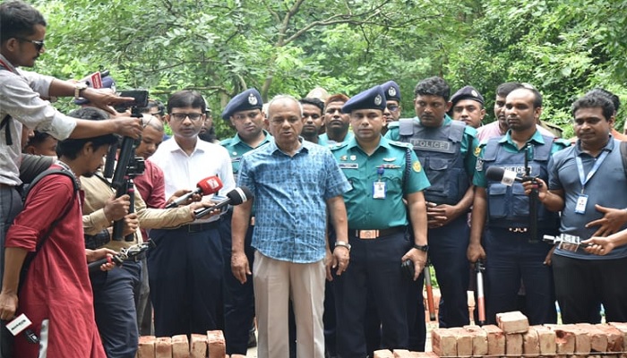 রায়েরবাজারের গণকবরে ১১৪ জুলাই শহীদের মরদেহ রয়েছে রায়েরবাজারের গণকবরে ১১৪ জুলাই শহীদের মরদেহ রয়েছে