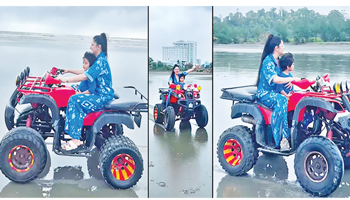 ছেলেকে নিয়ে পরীমনির সমুদ্র বিলাস ছেলেকে নিয়ে পরীমনির সমুদ্র বিলাস