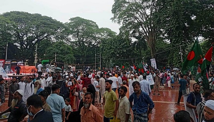 শহীদ মিনারে জড়ো হচ্ছেন এনসিপির নেতাকর্মীরা