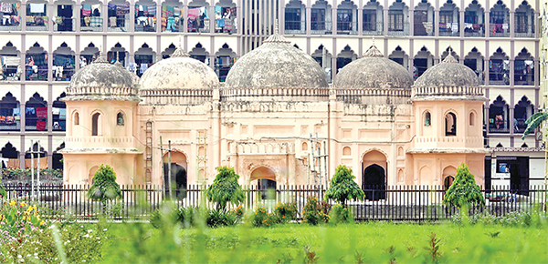 শায়েস্তা খাঁর সাত গম্বুজ মসজিদ