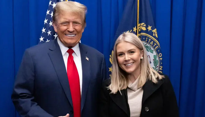 ‘ঠোঁট যেন মেশিনগানের মতো’, প্রেস সচিবের প্রশংসায় ট্রাম্প ‘ঠোঁট যেন মেশিনগানের মতো’, প্রেস সচিবের প্রশংসায় ট্রাম্প