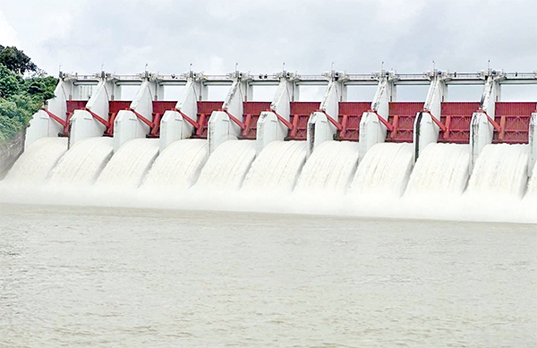 কাপ্তাই জলবিদ্যুৎ উৎপাদনকেন্দ্রের ১৬টি জলকপাট খুলে দেওয়া হয়েছে