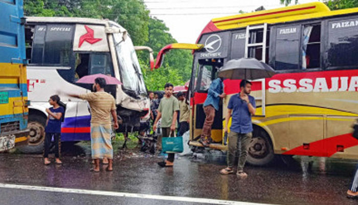 চট্টগ্রামে যাত্রীবাহী দুটি বাসের মুখোমুখি সংঘর্ষ, আহত ২৮ চট্টগ্রামে যাত্রীবাহী দুটি বাসের মুখোমুখি সংঘর্ষ, আহত ২৮