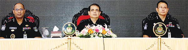 এসএসসিতে জিপিএ ৫ পাওয়া সন্তানদের র্যাবের সম্মাননা এসএসসিতে জিপিএ ৫ পাওয়া সন্তানদের র্যাবের সম্মাননা