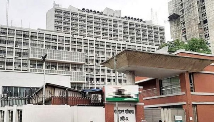 সচিবালয়ে প্রধান উপদেষ্টা, চলছে উপদেষ্টা পরিষদের বৈঠক সচিবালয়ে প্রধান উপদেষ্টা, চলছে উপদেষ্টা পরিষদের বৈঠক