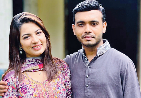 জুটি বাঁধলেন রেজা-অর্পা জুটি বাঁধলেন রেজা-অর্পা