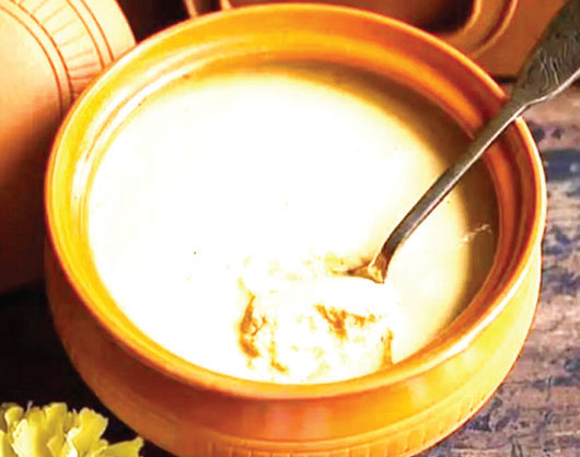 গরমে পেট ঠান্ডা রাখে দই গরমে পেট ঠান্ডা রাখে দই