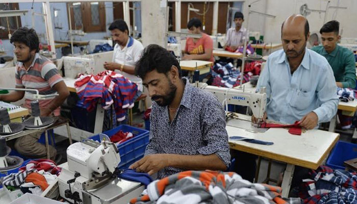 ভারত থেকে পোশাক আমদানি স্থগিত করলো অ্যামাজন-ওয়ালমার্ট ভারত থেকে পোশাক আমদানি স্থগিত করলো অ্যামাজন-ওয়ালমার্ট