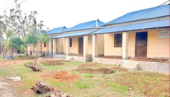 রংপুরে আশ্রয়ণ প্রকল্পের ঘরগুলো আ. লীগের দখলে