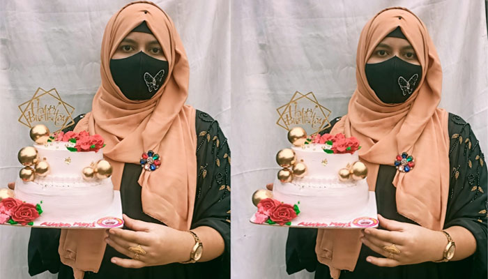 কেক যেন রিতার রংতুলির ক্যানভাস কেক যেন রিতার রংতুলির ক্যানভাস