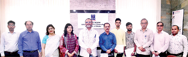 ঢাবির দুই অসচ্ছল শিক্ষার্থীকে বৃত্তি প্রদান