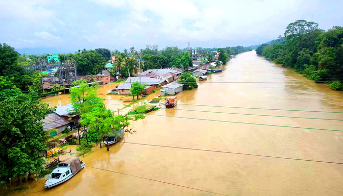 রাঙামাটিতে ভয়াবহ বন্যা: ১৮ হাজার মানুষ পানিবন্দি রাঙামাটিতে ভয়াবহ বন্যা: ১৮ হাজার মানুষ পানিবন্দি