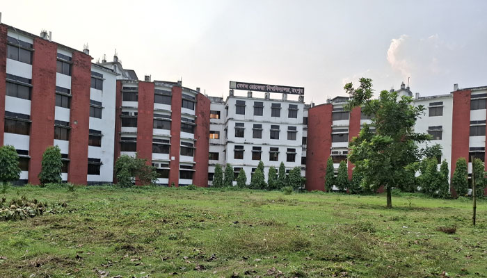 বেরোবিতে ক্লাস শুরু কাল, র‍্যাগিং নিয়ে কঠোর প্রশাসন