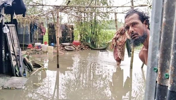 হোসেনপুরে ভারি বর্ষণে জলাবদ্ধতা, কৃষকের ৪ কোটি টাকার ক্ষতি হোসেনপুরে ভারি বর্ষণে জলাবদ্ধতা, কৃষকের ৪ কোটি টাকার ক্ষতি