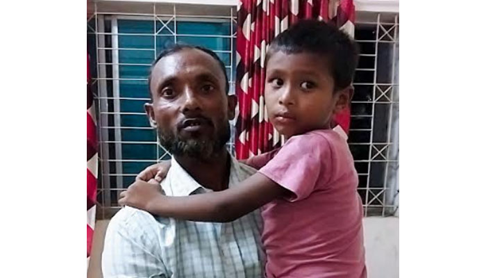 ৬ বছরের শিশুকে পুকুরে ছুড়ে ফেললেন সৎ বাবা