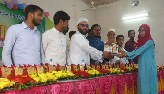 পীরগঞ্জে কৃতি শিক্ষার্থীদের ছাত্র শিবিরের সংবর্ধনা পীরগঞ্জে কৃতি শিক্ষার্থীদের ছাত্র শিবিরের সংবর্ধনা