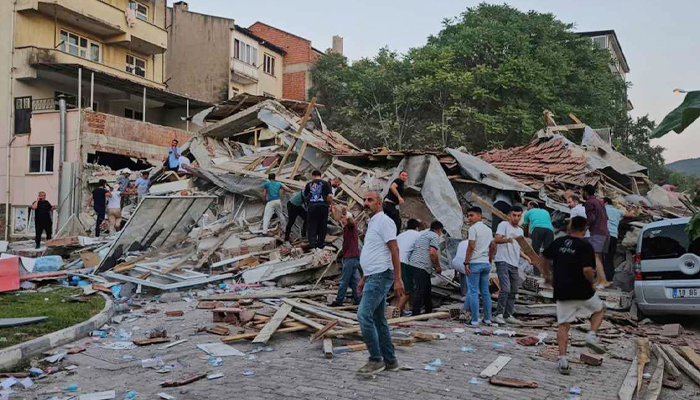 তুরস্কে ৬.১ মাত্রার ভূমিকম্পের আঘাত তুরস্কে ৬.১ মাত্রার ভূমিকম্পের আঘাত