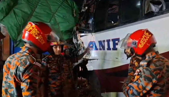 ঢাকা-মাওয়া এক্সপ্রেসওয়েতে বাস-ট্রাক সংঘর্ষ, নিহত ১ ঢাকা-মাওয়া এক্সপ্রেসওয়েতে বাস-ট্রাক সংঘর্ষ, নিহত ১