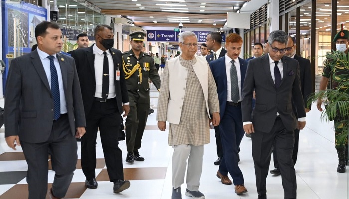 মালয়েশিয়ার উদ্দেশে ঢাকা ছাড়লেন প্রধান উপদেষ্টা মালয়েশিয়ার উদ্দেশে ঢাকা ছাড়লেন প্রধান উপদেষ্টা