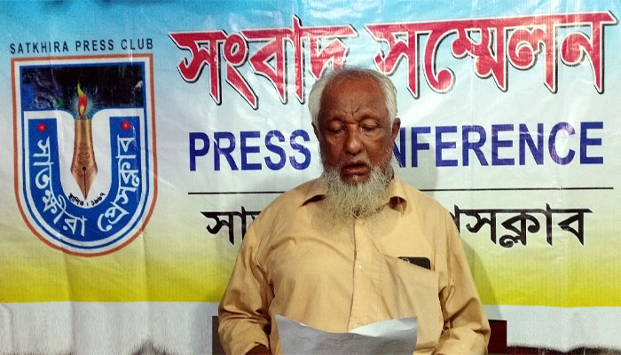 পুত্রের মারপিটের হাত থেকে রক্ষা পেতে পিতার সংবাদ সম্মেলন পুত্রের মারপিটের হাত থেকে রক্ষা পেতে পিতার সংবাদ সম্মেলন