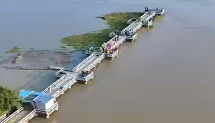 ফের বিপৎসীমার উপরে তিস্তার পানি, বানভাসিদের দুর্ভোগ বাড়ছেই ফের বিপৎসীমার উপরে তিস্তার পানি, বানভাসিদের দুর্ভোগ বাড়ছেই