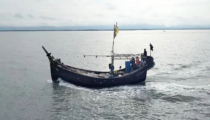 নাফ নদী থেকে ৫ জেলেকে ধরে নিয়ে গেল আরাকান আর্মি নাফ নদী থেকে ৫ জেলেকে ধরে নিয়ে গেল আরাকান আর্মি