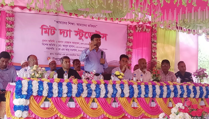 দেবহাটায় ‘মিট দ্যা স্টুডেন্টস’ প্রোগ্রামে সাতক্ষীরা জেলা প্রশাসক দেবহাটায় ‘মিট দ্যা স্টুডেন্টস’ প্রোগ্রামে সাতক্ষীরা জেলা প্রশাসক