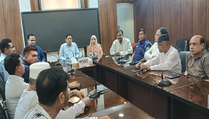 পাবনায় পরিবহন ধর্মঘট প্রত্যাহার, ৪৮ ঘণ্টার আলটিমেটাম পাবনায় পরিবহন ধর্মঘট প্রত্যাহার, ৪৮ ঘণ্টার আলটিমেটাম