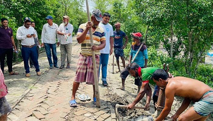 উপকূল রক্ষায় শ্যামনগরে অবৈধ পাইপ উচ্ছেদ অভিযান উপকূল রক্ষায় শ্যামনগরে অবৈধ পাইপ উচ্ছেদ অভিযান
