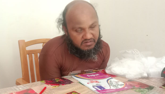 দুর্গাপুরে কবিরাজির আড়ালে দেহ ব্যবসা ও মাদক কারবারির অভিযোগ