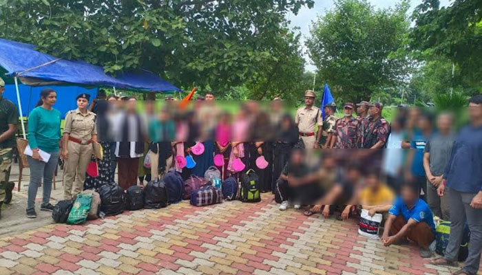 দর্শনা সীমান্তে ২২ বাংলাদেশি নারী-পুরুষকে ফেরত দর্শনা সীমান্তে ২২ বাংলাদেশি নারী-পুরুষকে ফেরত