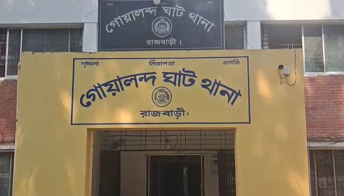 গোয়ালন্দে নজরুল হত্যা মামলার ২ আসামি গ্রেপ্তার গোয়ালন্দে নজরুল হত্যা মামলার ২ আসামি গ্রেপ্তার