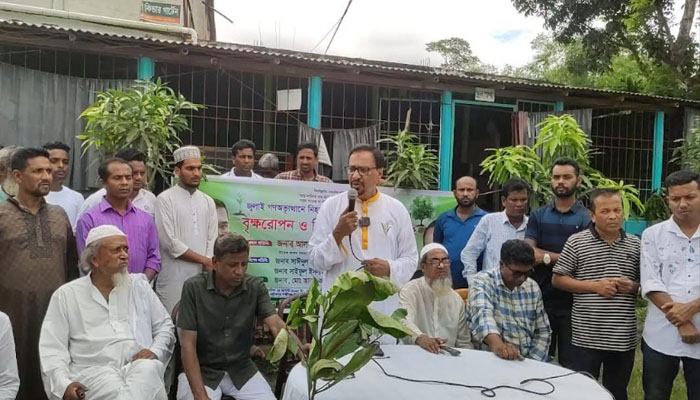 ঈশ্বরগঞ্জে শহীদদের স্মরণে বৃক্ষরোপণ ও চারা বিতরণ