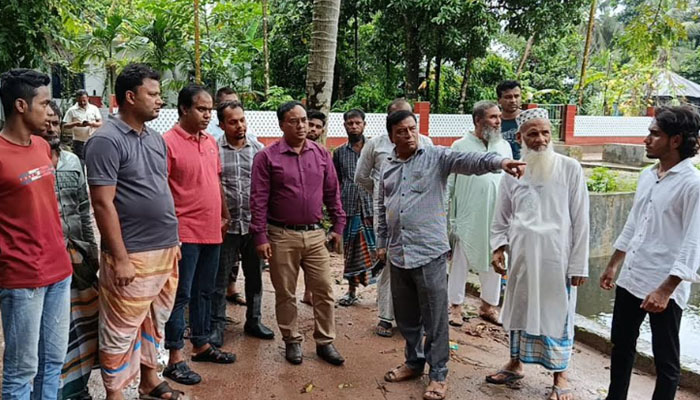 ফরিদগঞ্জে জনগুরুত্বপূর্ণ সড়ক পরিদর্শনে নির্বাহী প্রকৌশলী ফরিদগঞ্জে জনগুরুত্বপূর্ণ সড়ক পরিদর্শনে নির্বাহী প্রকৌশলী