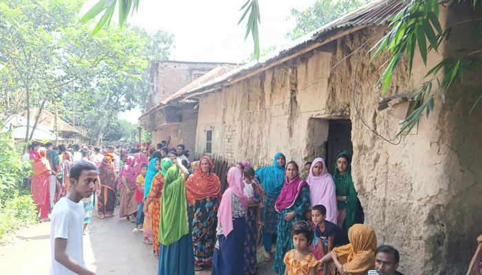 রাজশাহীতে একই পরিবারের ৪ জনের মরদেহ উদ্ধার রাজশাহীতে একই পরিবারের ৪ জনের মরদেহ উদ্ধার