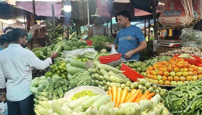 ফের লাগামহীন নিত্যপণ্যের বাজার, বিপাকে সাধারণ মানুষ ফের লাগামহীন নিত্যপণ্যের বাজার, বিপাকে সাধারণ মানুষ