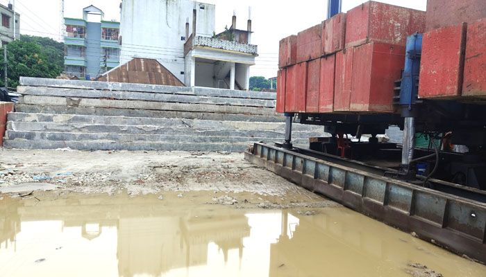 গোয়ালন্দ পৌরসভার বহুতল মার্কেট নির্মাণে শুরুতেই অনিয়মের অভিযোগ গোয়ালন্দ পৌরসভার বহুতল মার্কেট নির্মাণে শুরুতেই অনিয়মের অভিযোগ