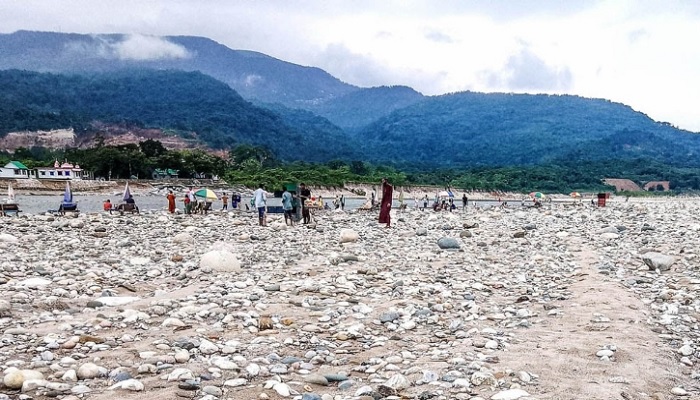 সিলেটে পাথর লুটের ঘটনায় মামলা, আসামি দেড় হাজার সিলেটে পাথর লুটের ঘটনায় মামলা, আসামি দেড় হাজার